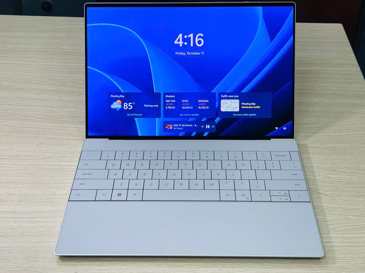 dell xps 9320 plus màu trắng